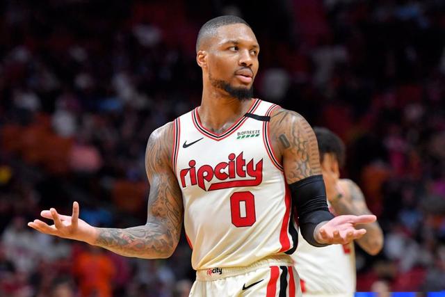 土媒：穆帅致电C罗，询问他是否有意来费内巴切